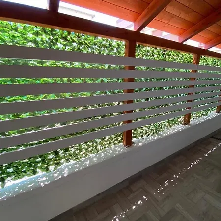 ゲストハウス La Perla