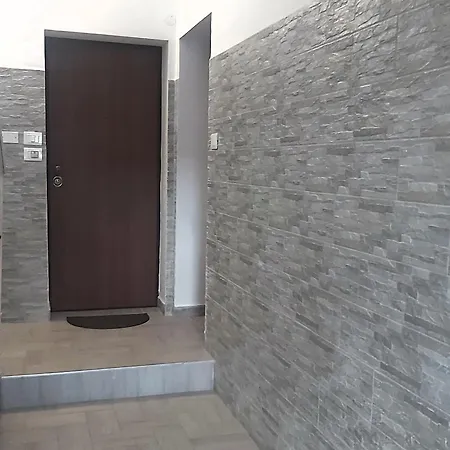 La Perla בית הארחה ואסטו