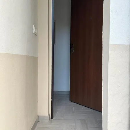 La Perla בית הארחה ואסטו